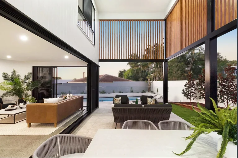 Australian Made Aluminium Vertical Batten Screen - Spotted Gum Timber Look