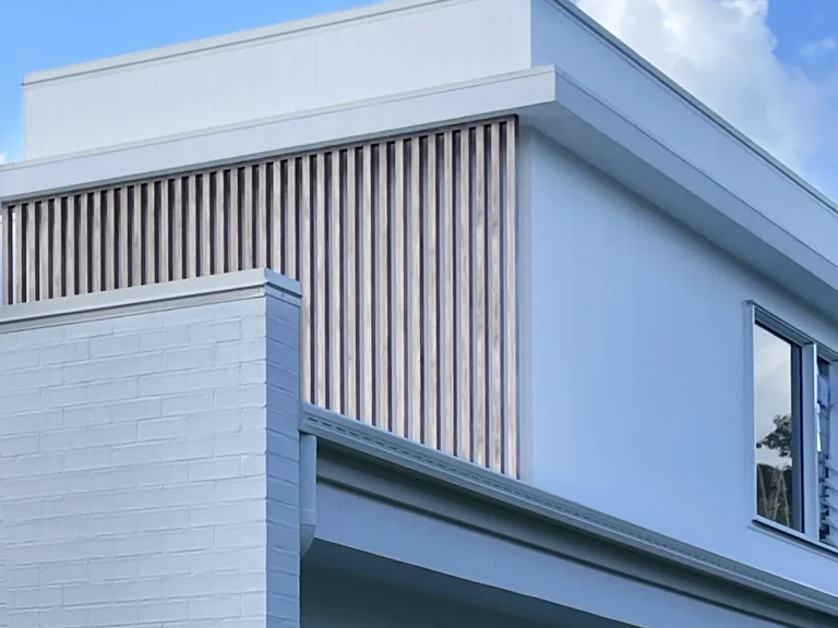 Eurowood White Oak Aluminium Battens Facade With Top and Bottom Channels