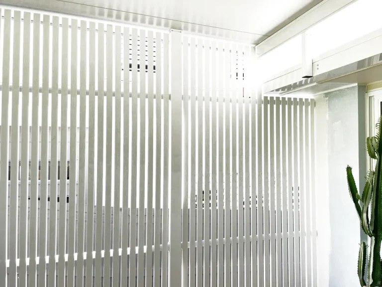 low maintenance white textura 40x40 aluminium slats gate
